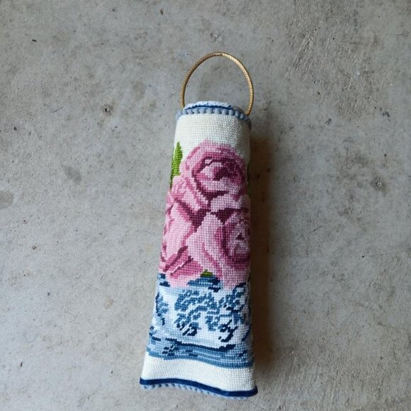 Needle Point Wall Pocket Velvet Metal Hanger - Picture 2 of 7